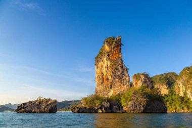 Ao Nang beach, Krabi, Tayland bir yaz günü