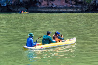 Ao Phang Nga Milli Park, bir yaz günü Tayland Kayak turist