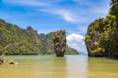 James Bond Adası Phang Nga Körfezindeki, bir yaz günü Tayland