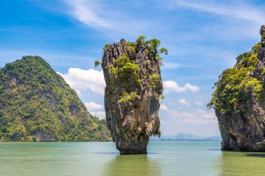 James Bond Adası Phang Nga Körfezindeki, bir yaz günü Tayland