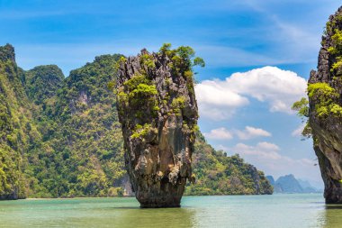 James Bond Adası Phang Nga Körfezindeki, bir yaz günü Tayland