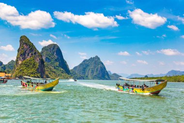 Ao Phang Nga, Tayland - 29 Mart 2018: Ao Phang Nga Milli Parkı, bir yaz günü Tayland