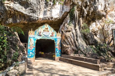 Wat Tham Suwankhuha Tapınağı mağarada Phang Nga, Tayland, Thailand (maymun Mağarası).