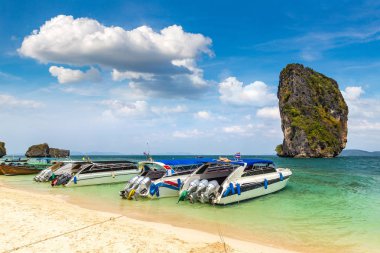 Poda Adası, bir yaz günü Tayland