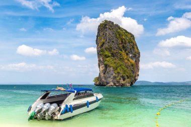 Poda Adası, bir yaz günü Tayland