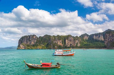 Ao Nang beach, Krabi, Tayland bir yaz günü