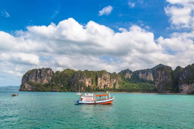 Ao Nang beach, Krabi, Tayland bir yaz günü