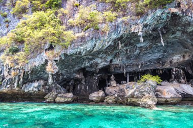 Viking mağara Maya Adası, bir yaz günü Tayland