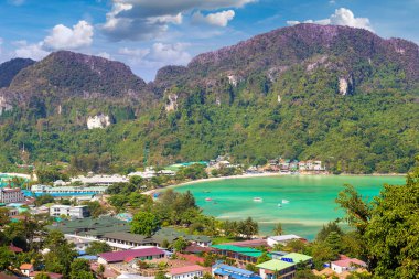 Phi Phi Don Island, Tayland bir yaz günü hava panoramik