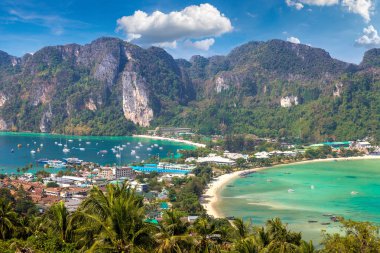 Phi Phi Don Island, Tayland bir yaz günü hava panoramik