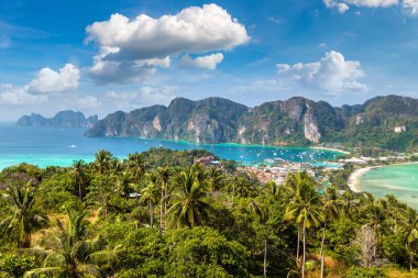 Phi Phi Don Island, Tayland bir yaz günü hava panoramik