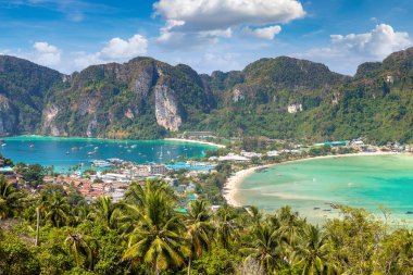 Phi Phi Don Island, Tayland bir yaz günü hava panoramik