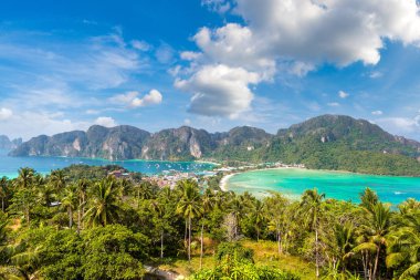 Phi Phi Don Island, Tayland bir yaz günü hava panoramik