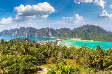 Phi Phi Don Island, Tayland bir yaz günü hava panoramik