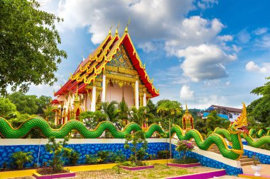 Bir yaz günü Tayland 'daki Phuket' te Karon Tapınağı