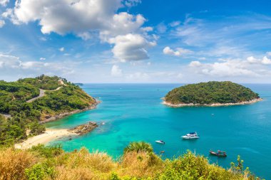 Yanui Beach Phuket Tayland adlı bir yaz günü içinde panoramik