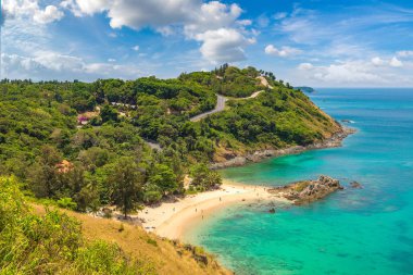 Yanui Beach Phuket Tayland adlı bir yaz günü içinde panoramik