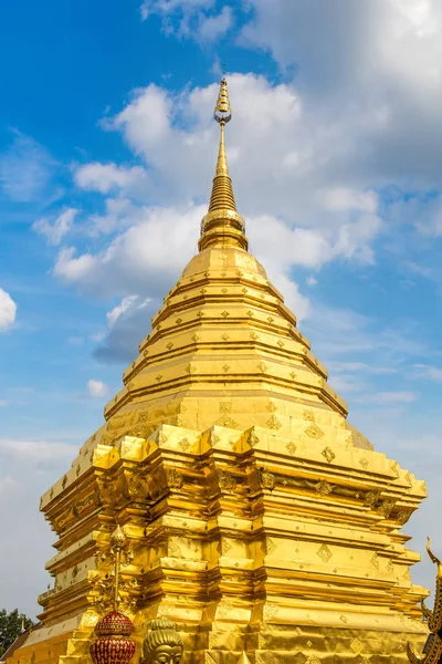 Pagoda Aur Wat Phra Doi Suthep Chiang Mai Thailanda Într — Fotografie, imagine de stoc