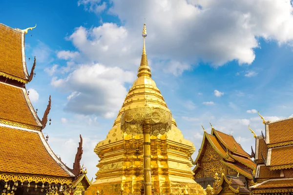 Złota Pagoda Wat Phra Doi Suthep Chiang Mai Tajlandia Letnie — Zdjęcie stockowe