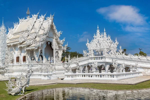 Templo Branco Wat Rong Khun Chiang Rai Tailândia Dia Verão — Fotografia de Stock