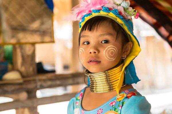 Chiang Rai Thailandia Marzo 2018 Ritratto Una Bambina Dal Collo — Foto Stock