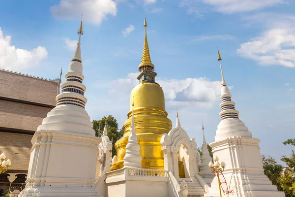 Chiang Mai Tayland Bir Yaz Günü Tapınakta Budistler — Stok fotoğraf