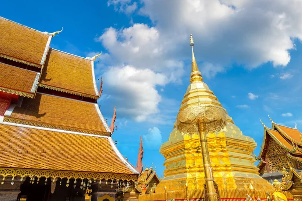 Złota Pagoda Wat Phra Doi Suthep Chiang Mai Tajlandia Letnie — Zdjęcie stockowe