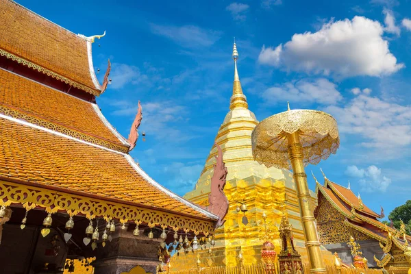 Golden Pagoda Wat Phra Doi Suthep Chiang Mai Thailandia Una — Foto Stock