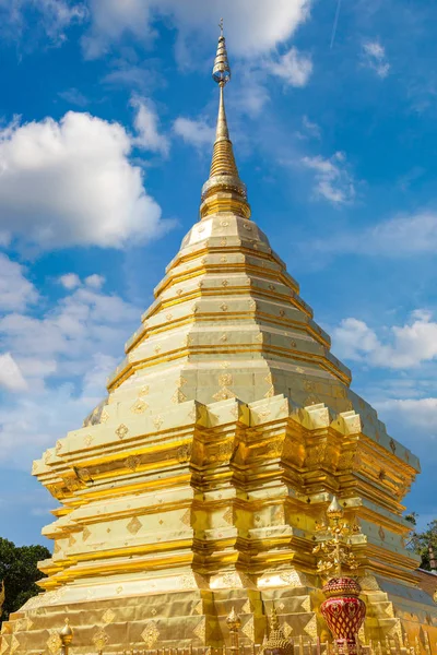 Golden Pagoda Wat Phra Doi Suthep Chiang Mai Thailandia Una — Foto Stock