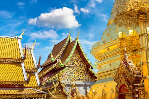 Złota Pagoda Wat Phra Doi Suthep Chiang Mai Tajlandia Letnie — Zdjęcie stockowe