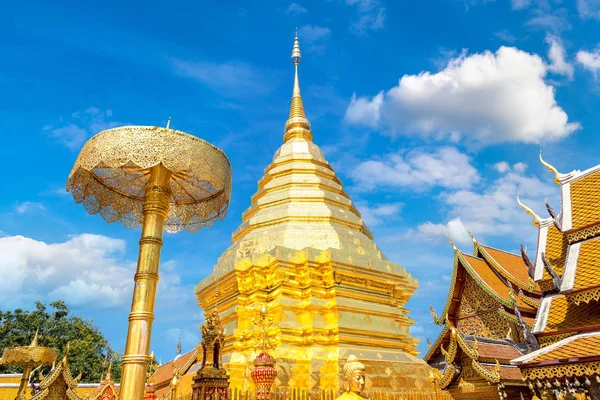 Złota Pagoda Wat Phra Doi Suthep Chiang Mai Tajlandia Letnie — Zdjęcie stockowe