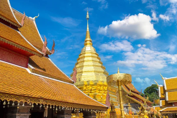 Złota Pagoda Wat Phra Doi Suthep Chiang Mai Tajlandia Letnie — Zdjęcie stockowe