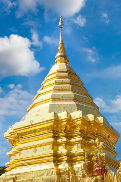 Golden Pagoda Wat Phra Doi Suthep Chiang Mai Thailandia Una — Foto Stock