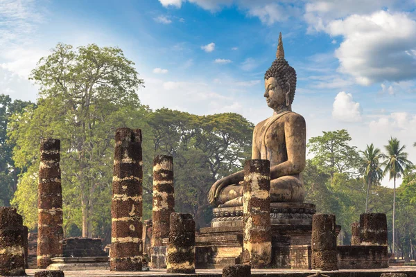 Wat Mahathat Templo Sukhothai Parque Histórico Tailândia Dia Verão — Fotografia de Stock