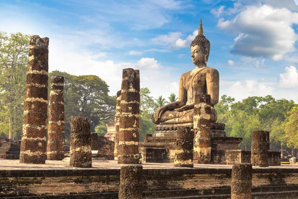 Wat Mahathat Templo Sukhothai Parque Histórico Tailândia Dia Verão — Fotografia de Stock