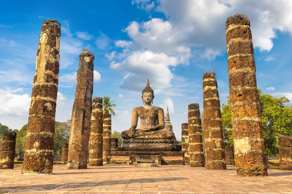 Wat Mahathat Ναό Στο Sukhothai Ιστορικό Πάρκο Ταϊλάνδη Μια Καλοκαιρινή — Φωτογραφία Αρχείου