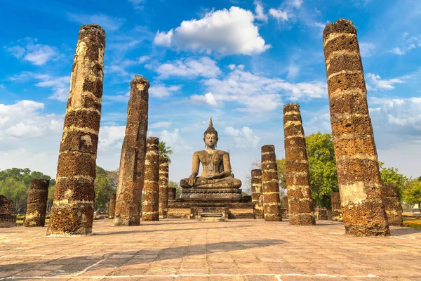 Wat Mahathat Ναό Στο Sukhothai Ιστορικό Πάρκο Ταϊλάνδη Μια Καλοκαιρινή — Φωτογραφία Αρχείου