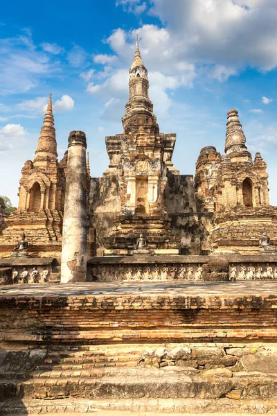 Sukhothai Ιστορικό Πάρκο Ταϊλάνδη Μια Καλοκαιρινή Μέρα — Φωτογραφία Αρχείου