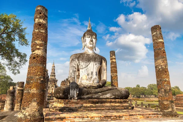 Sukhothai Ιστορικό Πάρκο Ταϊλάνδη Μια Καλοκαιρινή Μέρα — Φωτογραφία Αρχείου