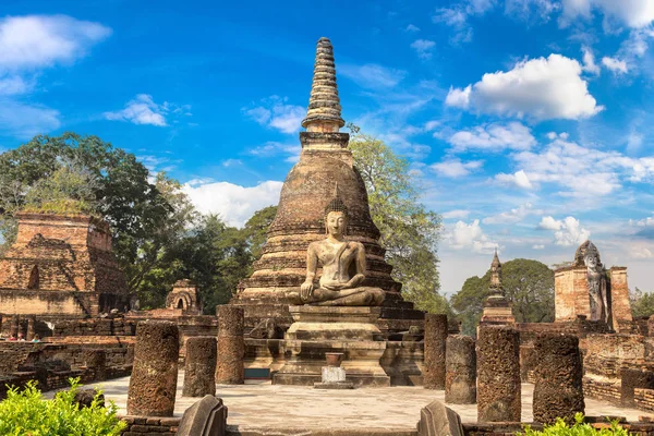 Sukhothai Ιστορικό Πάρκο Ταϊλάνδη Μια Καλοκαιρινή Μέρα — Φωτογραφία Αρχείου