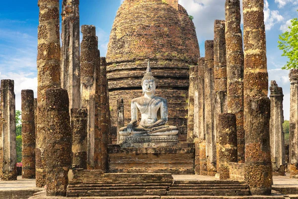 Ναό Wat Στο Sukhothai Ιστορικό Πάρκο Ταϊλάνδη Μια Καλοκαιρινή Μέρα — Φωτογραφία Αρχείου