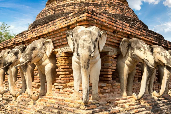 Wat Sorasak Tapınağı Fil Tapınağı Sukhothai Tarih Parkı Bir Yaz — Stok fotoğraf
