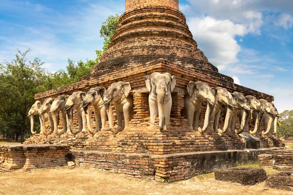 Wat Sorasak Temple Elephant Temple Sukhothai Historical Park Thailand Summer — Stock Photo, Image