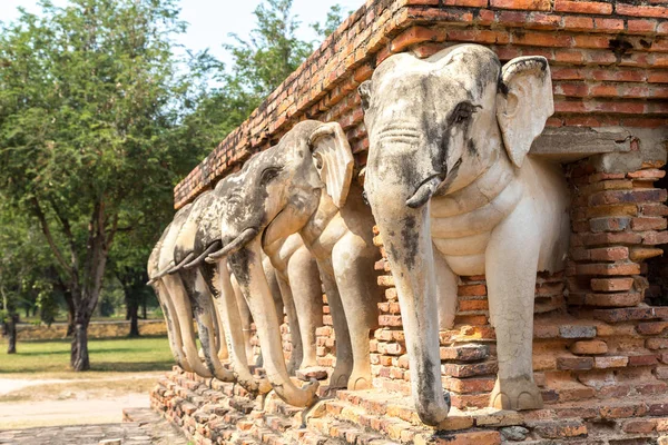Temple Wat Sorasak Temple Éléphant Dans Parc Historique Sukhothai Thaïlande — Photo