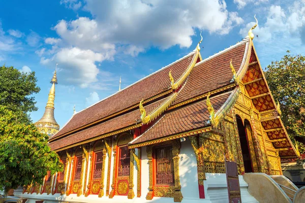 ワット セーン牙 夏の日にチェンマイ タイの仏教徒寺院 — ストック写真