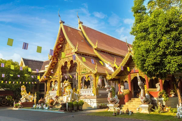 ワット Loi Khro 夏の日にチェンマイ タイの仏教徒寺院 — ストック写真