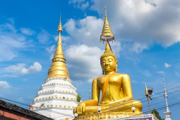 Wat Chiang Yuen Tempio Buddista Chiang Mai Thailandia Giorno Estate — Foto Stock