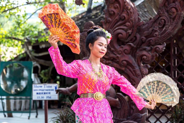 Pattaya Thailand March 2018 Thai Dancer Dancing Pattaya Thailand Summer — Stock Photo, Image