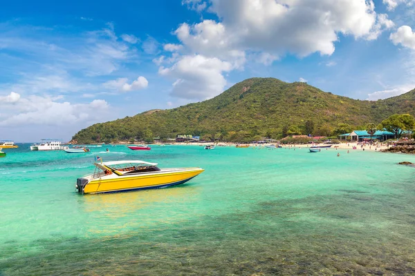 Koh Lan Adası, bir yaz günü Tayland