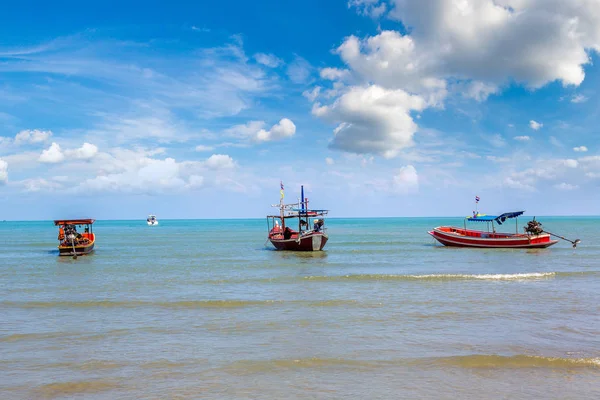 Тайская Рыбацкая Лодка Национальном Парке Кхао Сам Рой Йот Таиланд — стоковое фото